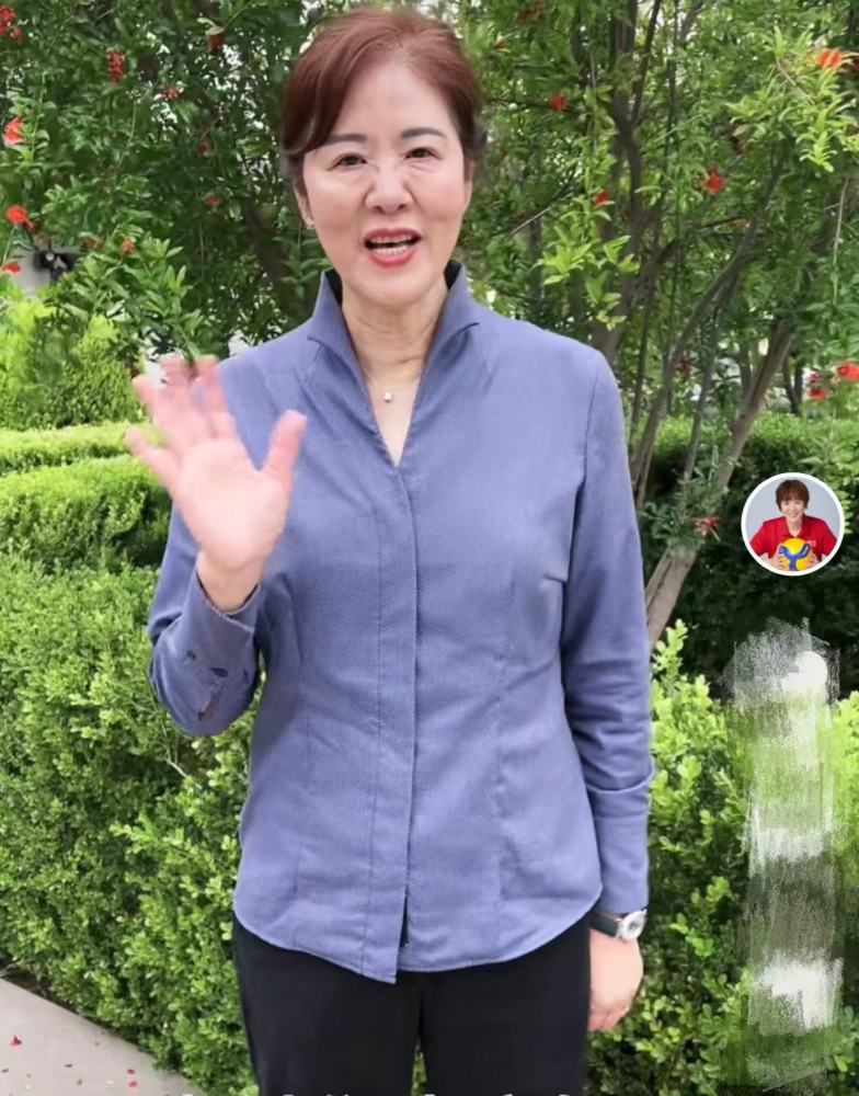 厨子二宝（孙兴 饰）是个42岁的中年汉子，由于被老板卷铺盖，又跟老婆（姜宏波 饰）闹离婚，感受人生无看，筹办撞车自杀。没想到，他求死不成，碰到八仙女（谢娜 饰），后者具有超凡能力，可以帮他实现胡想。二宝欣喜若狂，前后测验考试了多种脚色：做年夜侠时，他（莫少聪 饰）与侠女（杨丽菁 饰）是武林高手；扮富人时，他（雪村 饰）却被表哥（梁天 饰）与段蜜斯（傅艺伟 饰）骗得团团转；当明星时，他（李修贤 饰）因拍戏不克不及见母亲临终一面而哀思欲尽；作美女时，他（钟欣桐 饰）得面临色狼上司的穷追不舍；当天子时，他（焦恩俊 饰